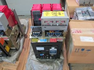 BREAKER, CIRCUIT TYPE, 50-225 AMP RATING, 3 POLE, K600S KIND. WITH SOLID STATE TRIP DEVICE SS3, LT/IT, PART NUMBER 609901T503N. . COMPLETE PART NUMBER C1525-7773-131-01(00)(01)(18)(40), PART # C1525-7773-131-01 (W-44) LOADING & HANDLING FEE $15-